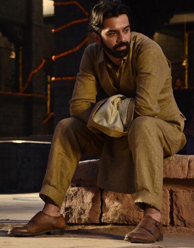 Well, entering showbiz was not Barun's initial plan. Before entering the television industry, he worked as an operations manager at Jindal Telecom, for almost seven years.