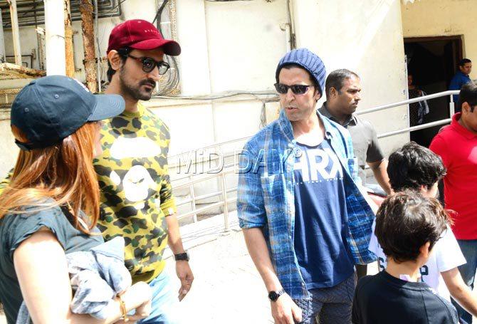 Hrithik Roshan, Sussanne Khan with kids Hrehaan and Hridhaan, and Kunal Kapoor