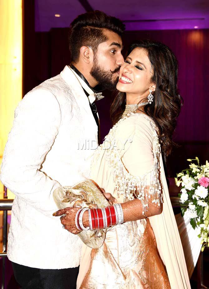 Suyyash Rai kisses Kishwer Merchantt