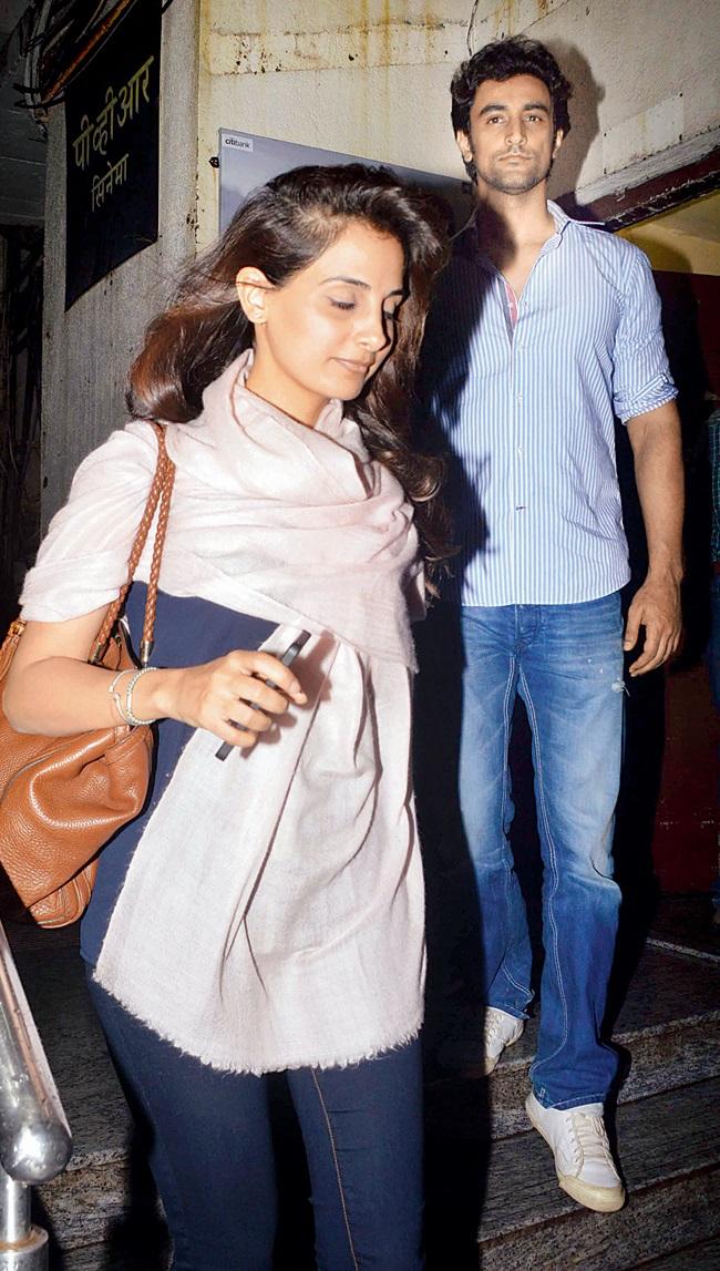 The couple is rarely seen at Bollywood soirees and parties. Naina Bachchan's first impression about Kunal Kapoor was that of being a tall, dark and handsome guy and Kunal found her extremely pretty. Not only this, but it is also said that Naina even shifted base from Delhi to Mumbai, to be close to her then-boyfriend, Kunal Kapoor.