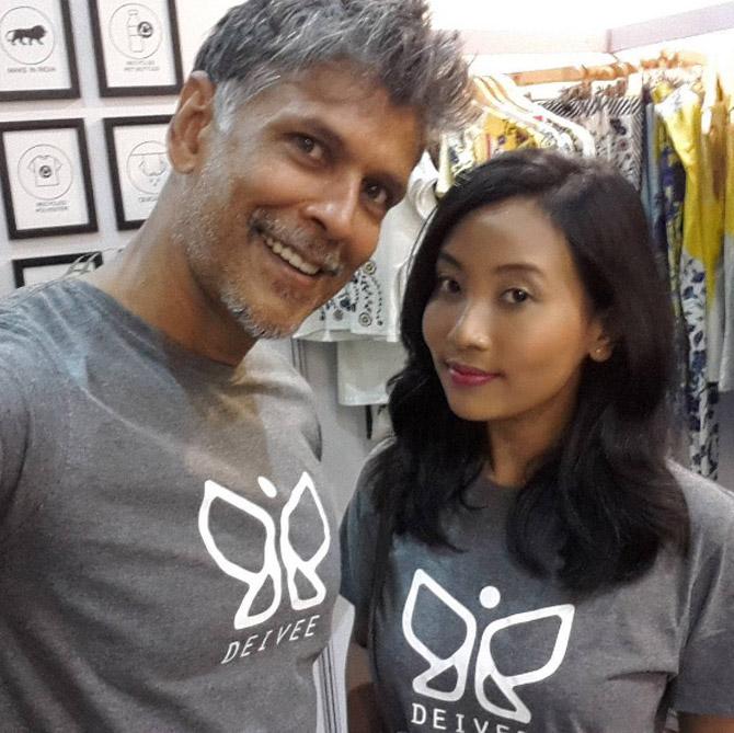 Milind Soman was born in Glasgow, Scotland, but his family later shifted to a place near London during his childhood. In 1972, Milind Soman moved to India and settled in Mumbai. His father, Prabhakar Soman, was a nuclear scientist with the Bhabha Atomic Research Centre, while his mother Usha is a biochemist. Milind took up modelling as a career in 1988.