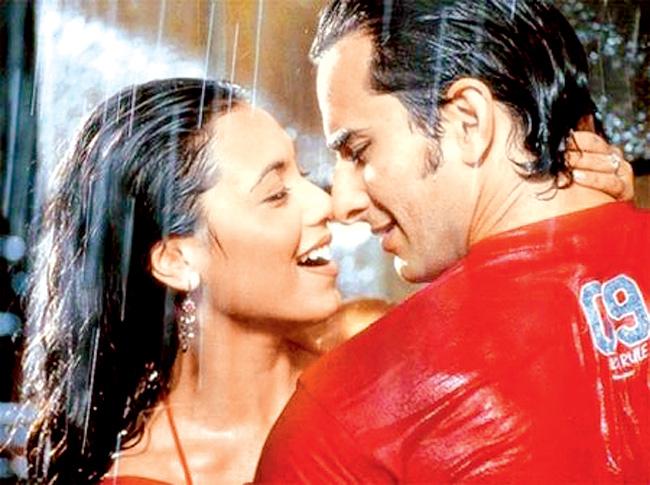 Hum Tum from Hum Tum (2004): Kunal Kohli creates rain magic in this song that showcases the sizzling chemistry between Saif Ali Khan and Rani Mukerji. Jatin-Lalit's title track, sung by Alka Yagnik and Babul Supriyo, for this film is indeed soulful music. Set against the backdrop of cascading rain, this romantic number is also the film's title track