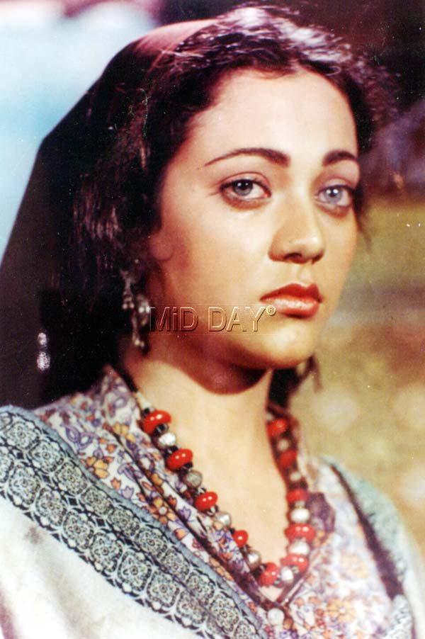 Before the film could take off, Raj Kapoor discovered her at age 22 and cast her in a lead role in the 1985 movie 'Ram Teri Ganga Maili' with the screen name 'Mandakini' opposite his youngest son Rajiv Kapoor.