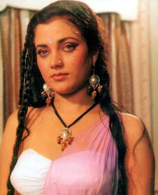 670px x 826px - Remember 'Ram Teri Ganga Maili' actress Mandakini? Here's what she is up to  now