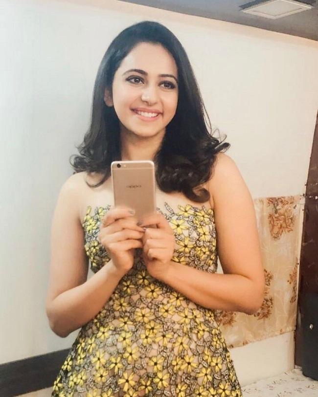 After De De Pyaar De, Rakul Preet Singh had another Bollywood outing in the Sidharth Malhotra-starrer Marjaavaan, and in 2020, she did a film titled Shimla Mirchi.