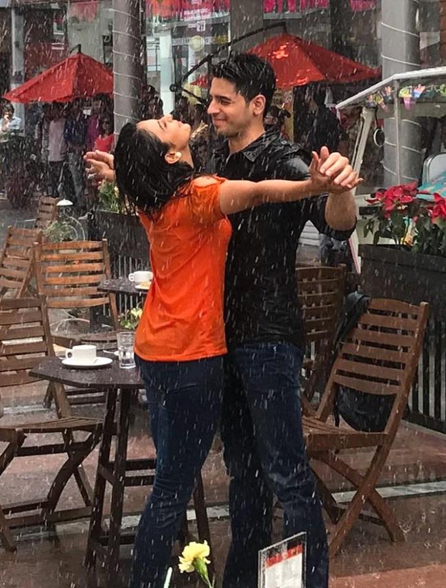 Reflecting on her career moves, Rakul Preet Singh recently opened up with mid-day and said, 'I did not plan a break from Bollywood after Yaariyan. I had South films in hand and they did well, so one project led to another. But after Aiyaary, I asked myself why have I stopped doing Hindi films?'
