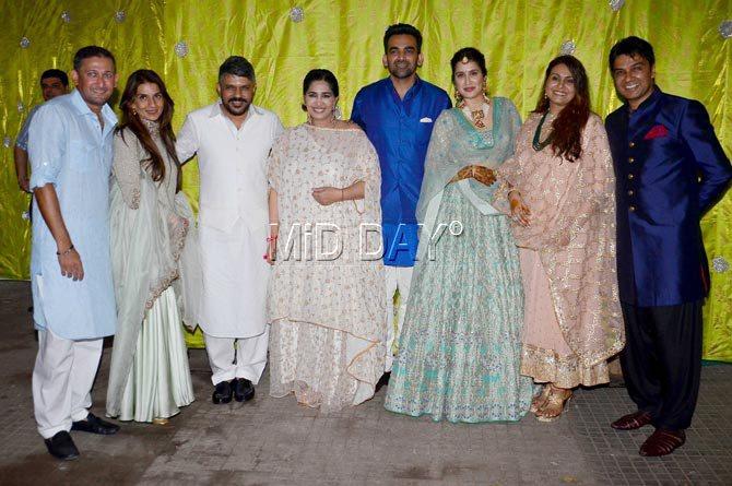 Zaheer Khan, Sagarika Ghatge, Ajit Agarkar, Fatima Ghadially, Muffazar Lakdawala, Priyanka Kaul and other guests at the mehendi ceremony Zaheer Khan, Sagarika Ghatge, Ajit Agarkar, Fatima Ghadially, Muffazar Lakdawala, Priyanka Kaul and other guests at the mehendi ceremony