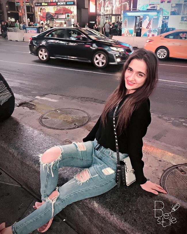 Again, after taking a break for two years, in 2013, Sanjeeda Shaikh starred in the TV show Badalte Rishton Ki Dastaan, Zee TV's Hindi remake of the Bengali hit Khela. She later appeared in the TV show Ek Hasina Thi, which gained huge popularity for Shaikh.
