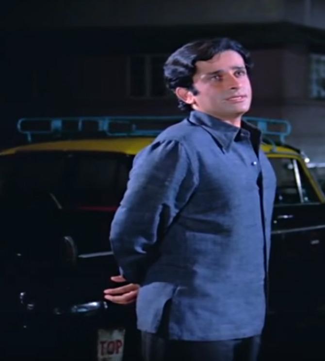 Shashi Kapoor's most iconic film was Deewar and his nonchalant response of ' mere paas maa hai' to Amitabh Bachchan won over people's hearts.