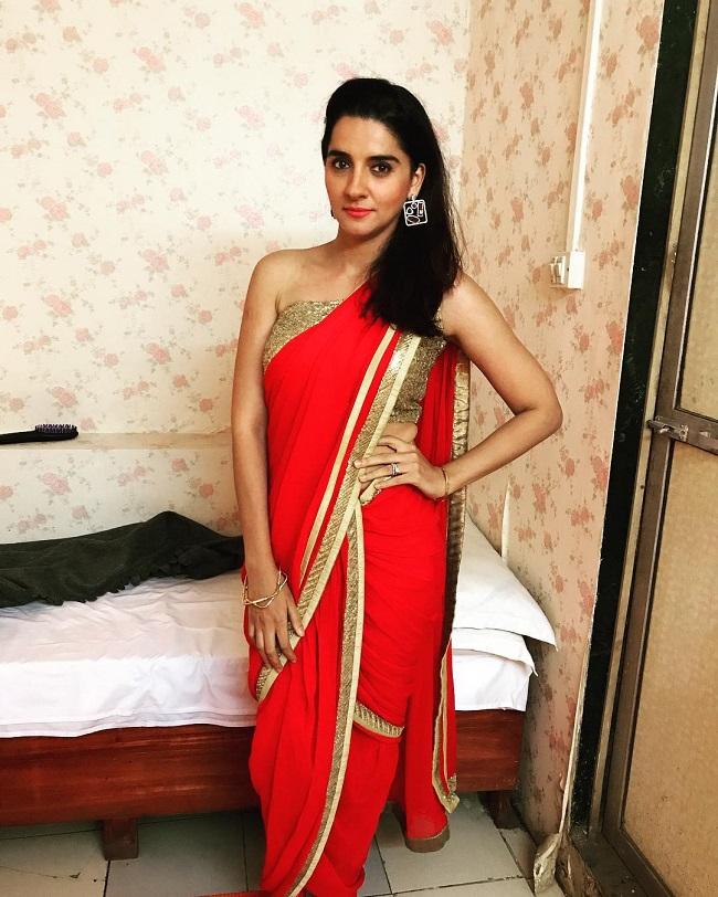 Another interesting thing you will love to know about Shruti Seth is that she jots down pointers and schedule for the day or week in her diary. She also records her secrets in it.