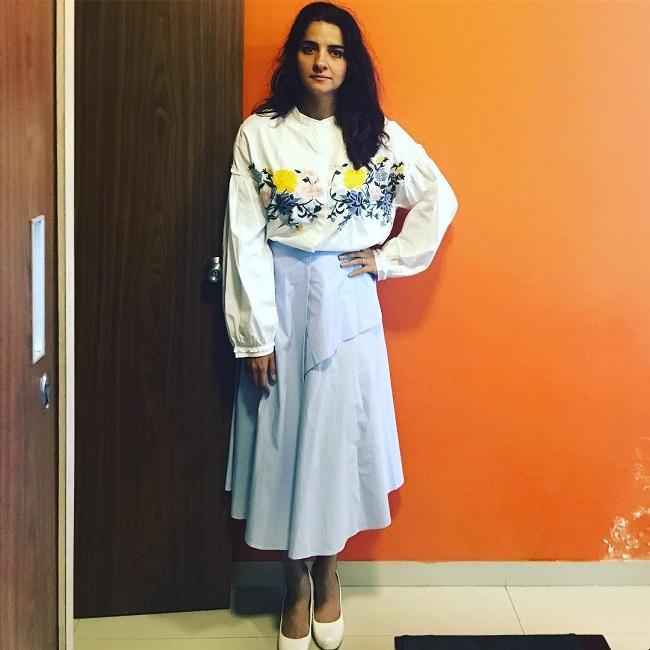 Well, you will be surprised to know that Shruti Seth is not a make-up person. But the actor-anchor can't live without her body spray and lip balm. 'I always keep a bottle of Victoria's Secret body spray with me at all times. Lip balm is another indispensable commodity. MAC is my favourite brand.'