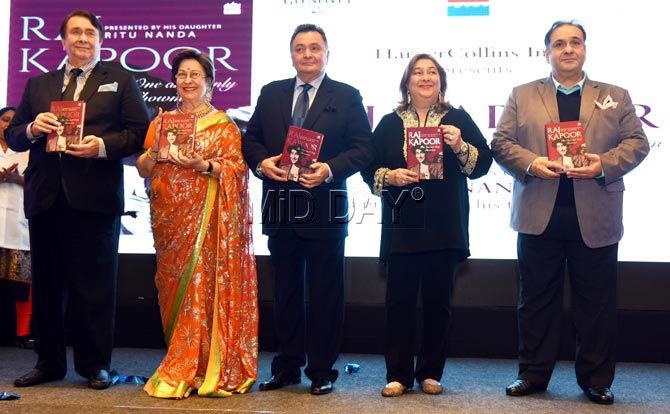 (L-R) Randhir Kapoor, Ritu Nanda, Rishi Kapoor, Reema Jain and Rajiv Kapoor at the launch of the book 'Raj Kapoor: The One and Only Showman' in Delhi