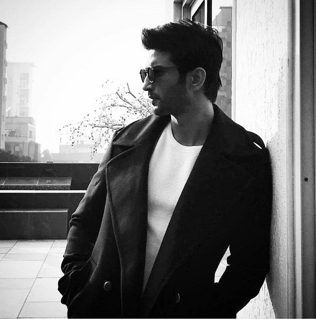 Mathematics, dance, astrology, writing - you name it and he was great in it! His acting career started in 2008. Sushant Singh Rajput was spotted by Balaji Telefilms' casting team in one of his plays and was asked to audition. He landed the role of Preet Juneja in 'Kis Desh Mein Hai Meraa Dil'