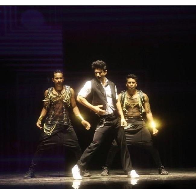 When Sushant Singh Rajput was studying engineering, he used to take dance lessons as a hobby. Rajput was a part of Shiamak Davar's Dance Academy, where at the behest of one of his friends, he also started taking acting classes and realised his passion for acting
