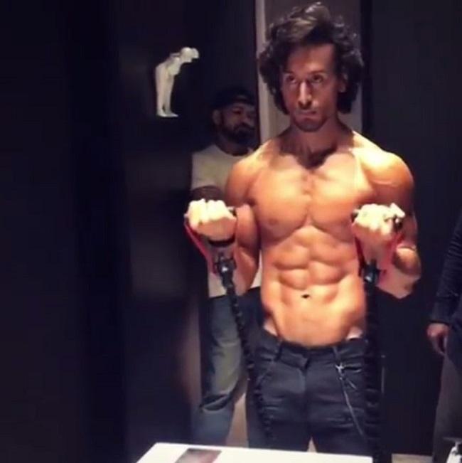 Tiger Shroff is on, what one would call, a caveman's diet. He stays away from all man-made items like rice and grains, and all forms of sugar. He primarily consumes fruits, vegetables and animal protein. Sundays are his cheat-meal days. He has a sweet tooth, so he loves ice-cream and chocolates.