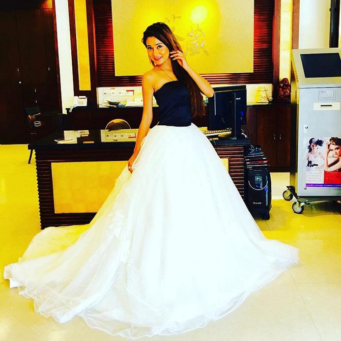 Here's wishing a very happy birthday to Sara Khan!