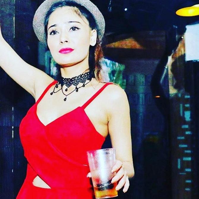 Sara Khan went on to anchor a show on Doordarshan in Madhya Pradesh. She then made her debut in Television with the daily soap 'Sapna Babul Ka...Bidaai', which ran from 2007 to 2010.
