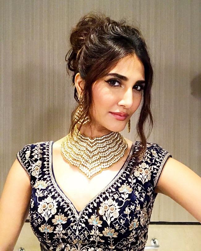 These gorgeous pictures of Vaani Kapoor will surely captivate you