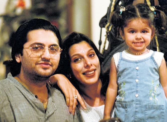 However, Pooja and Farhan divorced in 2003, but continue being friends. The couple has two children - daughter Alaya, who made her Bollywood debut in 2019 with Jawaani Jaaneman and son Omar.
In picture: Farhan Furniturewalla, Pooja Bedi and Alaya Furniturewala.