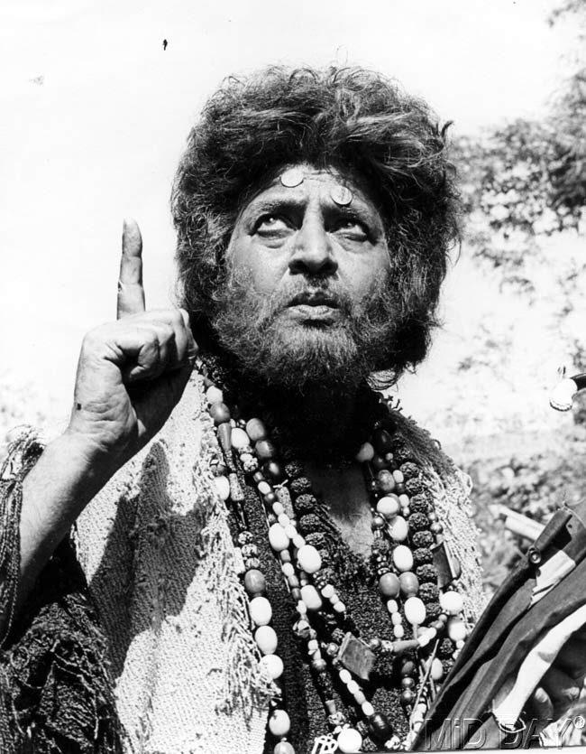 Not many might know that Pran's first role as an actor dates back to 1938, wherein he portrayed the character of Sita to Madan Puri's Ram during a local Ram Lila show in Shimla