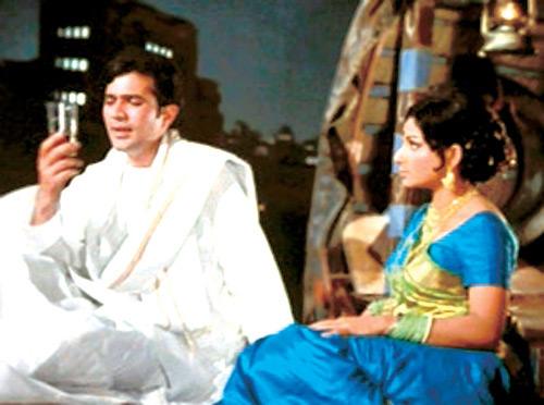When Rajesh Khanna was a member of Parliament for the Indian National Congress he did not take up any film project, however, acted in the film Khudai (1994). In picture: Rajesh Khanna and Sharmila Tagore in a still from Amar Prem.