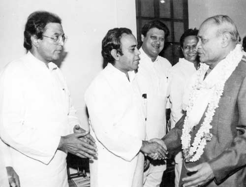 Describing the charm of Rajesh Khanna, Amitabh once said: 'I got famous purely because I was working with Rajesh Khanna in 'Anand'. People asked me questions like, 'How is he to look at? What does he do?'' In picture: Rajesh Khanna meeting former Indian Prime Minister P.V. Narsimha Rao.
