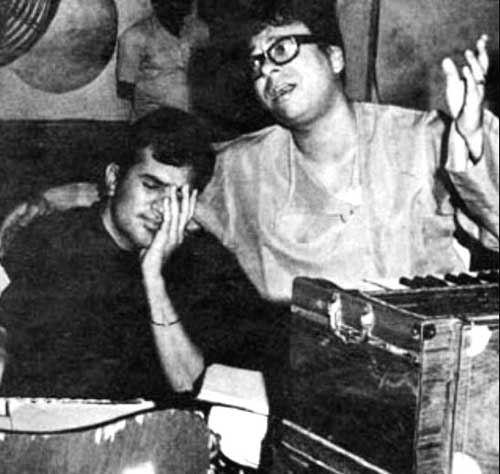 Who can forget the years between 1970-1979 when he starred in mega hits like Safar, Kati Patang, Sachaa Jhutha, Aan Milo Sajna, Anand, Amar Prem and Mere Jeevan Saathi. Ever the urbane, suave romantic who wooed like few others. In picture: An old picture of Rajesh Khanna with R. D. Burman.