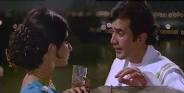 'Chingari Koi Bhadke': Classic sad song starring Rajesh Khanna and Sharmila Tagore from the film 'Amar Prem' (1972)