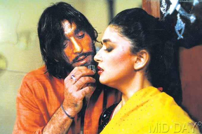 Madhuri Dixit and Sanjay Dutt in a still from Khalnayak (1993). The film was the second-highest-grossing Hindi film of 1993 and the fourth highest-grossing Hindi film of the 90s decade. The tracks Choli Ke Peeche and Nayak Nahi were chartbusters.