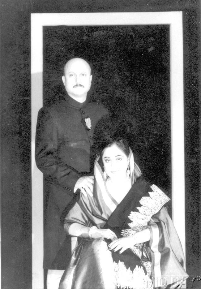 In 1985, Anupam Kher married actress-turned-politician Kirron Kher. Their son Sikander Kher is also an actor. Sikander is Kirron's son from her first husband Gautam Berry. They have been cast members in the films Pestonjee, Veer-Zaara, Rang De Basanti and Total Siyapaa.