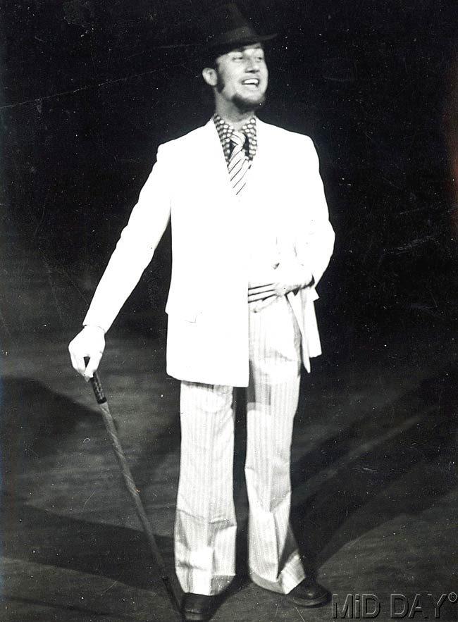 However, unlike his NSD friends, who headed straight to Mumbai after their graduation, Anupam Kher pursued a teaching career for a brief period. He was a teacher in Lucknow before coming to Mumbai.