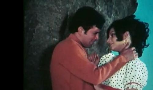 Daag: Sunil (Khanna), married to Sonia (Tagore), is forced to change identity and tie the knot with Chandni (Rakhee). The 1973 film is about how the mystery unravels. Daag: Sunil (Khanna), married to Sonia (Tagore), is forced to change identity and tie the knot with Chandni (Rakhee). The 1973 film is about how the mystery unravels.