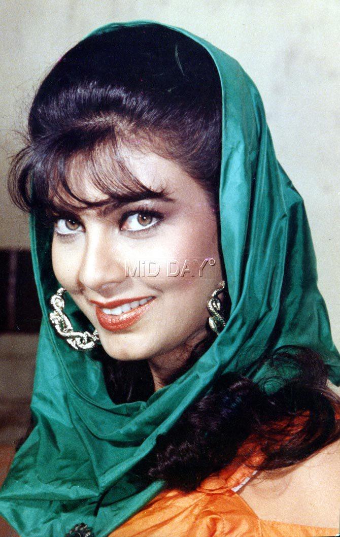 Kimi Katkar: The Jumma Chumma actress looks fabulous at 55