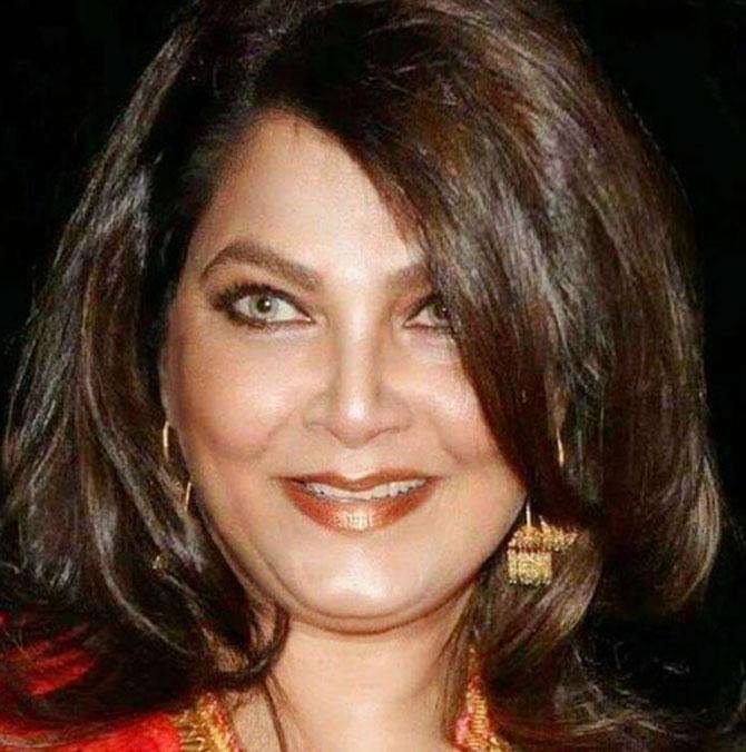 Kimi Katkar fans must be surely missing seeing the sensation on screen!