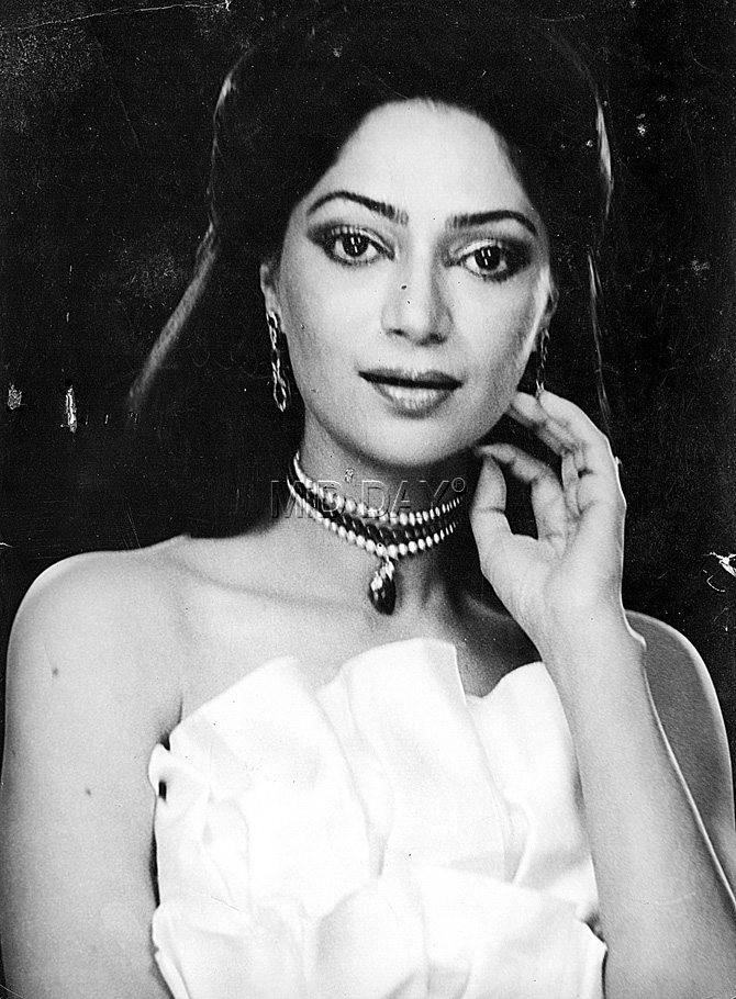 Later, Simi Garewal married to Ravi Mohan, an old aristocratic family of Delhi - the Chhunamals. The duo knew each other through long distance for only three months. However, Simi and Ravi divorced over a decade later.