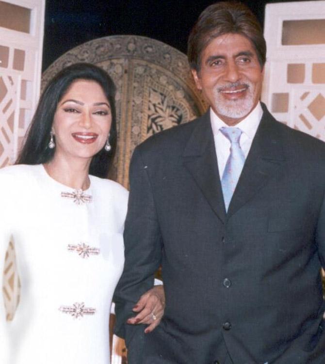 Simi Garewal poses for the shutterbugs with Amitabh Bachchan.