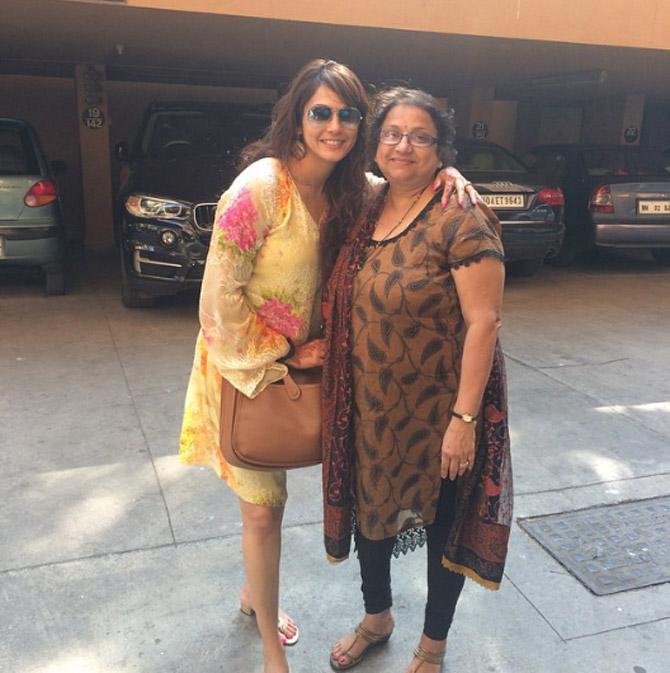 Isha Koppikar shared this picture with her mother Bairal Koppikar on the occasion of Mother's Day.