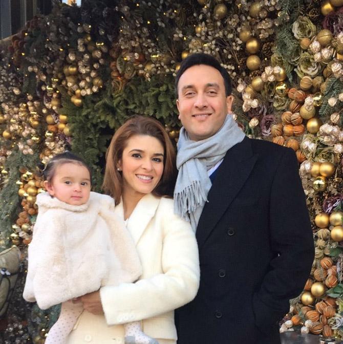 Raageshwari Loomba and husband Sudhanshu Swaroop with their daughter Samaya