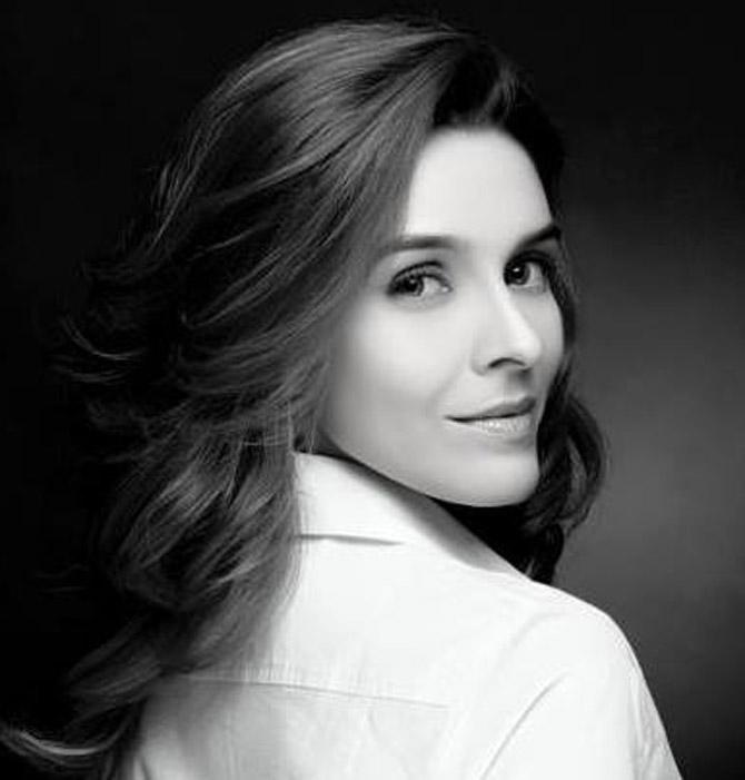 Besides acting in Hindi films, Raageshwari Loomba has also been part of TV shows. She was a contestant in Bigg Boss - Season 5. She hosted shows such as Sab Gol Maal Hai, One on One with Rags, Kuch Kehti Hai Ye Dhun, to name a few