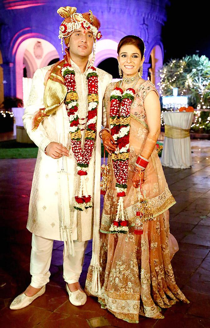 Raageshwari Loomba is best remembered for her films Aankhen (1993) and Main Khiladi Tu Anari (1994)