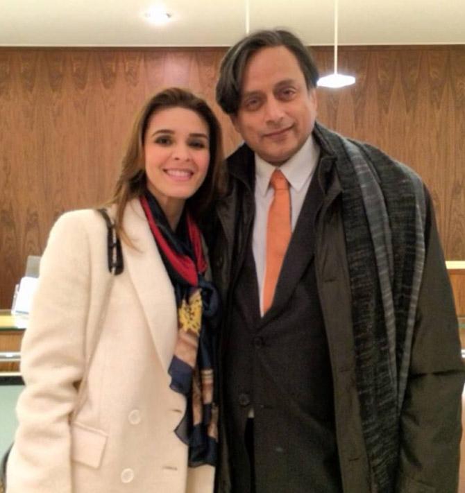 Raageshwari Loomba with Congress leader Shashi Tharoor