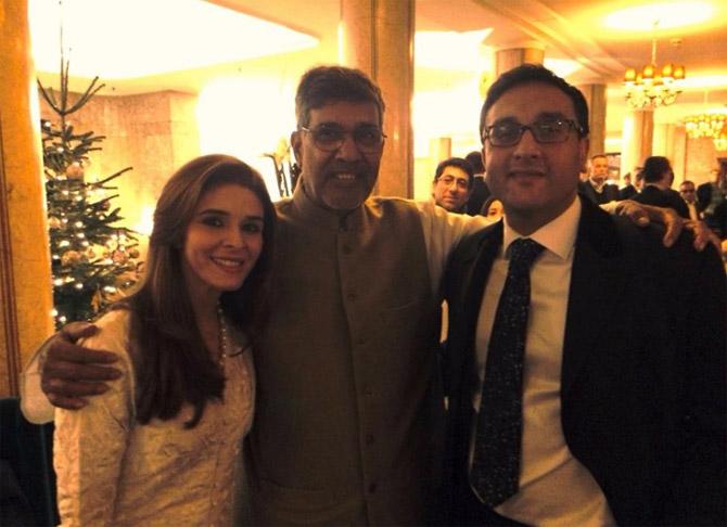 Raageshwari Loomba and husband Sudhanshu Swaroop with Kailash Satyarthi