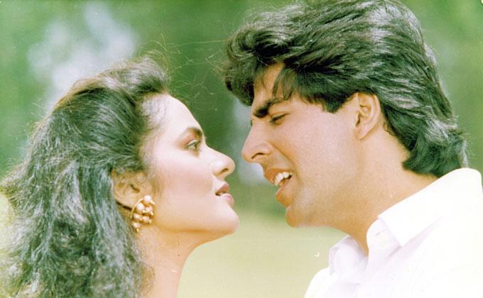 Another on-screen hit jodi of the '90s, Akshay Kumar and Madhoo gave three back to back films in 1994, and the duo's chemistry worked well on the silver screen. Loved by the audience, Elaan, Hum Hai Bemisaal, and Zaalim made a special mark in the history of Bollywood. In picture: Akshay Kumar and Madhoo in a movie still