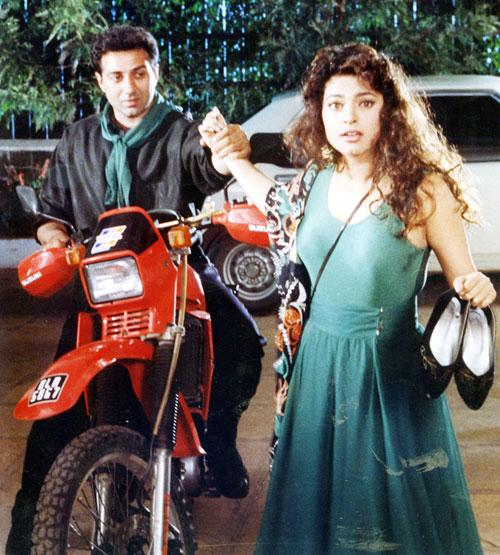 After reaching the peak of his career in the early '90s, Sunny Deol brought in the new century with Anil Sharma's Gadar: Ek Prem Katha (2001). The actor portrayed the role of a truck driver who falls in love with a Muslim girl. Gadar, which also starred Ameesha Patel in the main lead, was the highest-grossing Bollywood film ever at the time of its release. Sunny Deol's next few successful films include The Hero: Love Story of a Spy (2003), Apne (2007), Yamla Pagla Deewana (2011), Ghayal Once Again (2016) to name a few. In picture: Sunny Deol and Juhi Chawla.