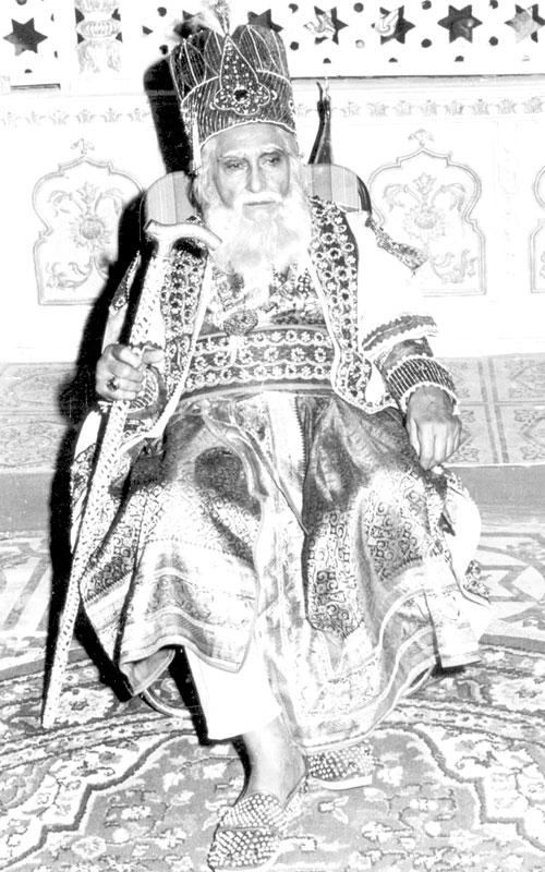 Ashok Kumar as Bahadur Shah Zafar in the TV show Ashok Kumar as Bahadur Shah Zafar in the TV show