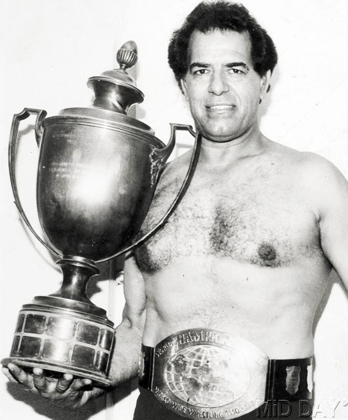 Then in Pehli Jhalak, which had the singer-actor Kishore Kumar as a hero, Dara Singh once again essayed the role of a wrestler in a dream sequence with the comedian, Om Prakash. Pehli Jhalak released in 1955, the year Dara Singh Randhawa turned 27
