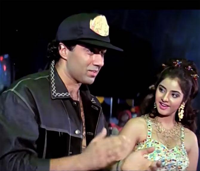 Divya Bharti made her entry into the Hindi film industry in 1991 with Vishwatma. Well, who could forget the very popular 'Saat Samundar Paar' song from the film?