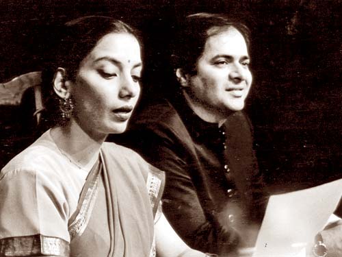 Farooq Shaikh was equally active in the world of theatre and TV. His most famous stage play was 'Tumhari Amrita' with friend Shabana, which completed 20 years in 2012. The play, an unrequited love story read out through reams of letters, received great success. The play was a major hit in Dubai last year.
In picture: Farooq Shaikh and Shabana Azmi during the play Tumhari Amrita.