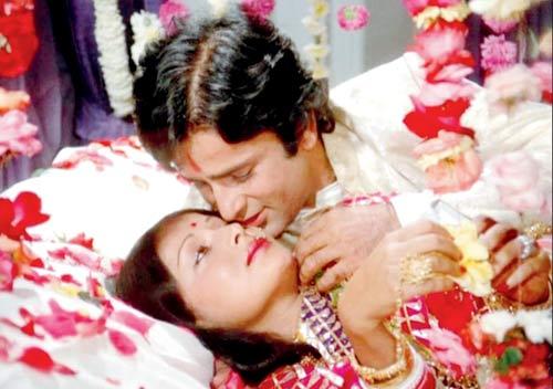 Shashi Kapoor and Rakhee in Kabhie Kabhie (1976)