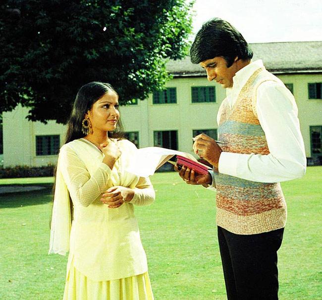 Kabhi Kabhie (1976): A romantic saga woven around a poet, this movie is best remembered for its evergreen songs, be it the title song, Main Pal Do Pal Ka Shayar Hoon or Tere Chehre Se, each exhibiting different emotions of love.